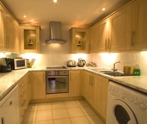 Apartments Royal EDI Amenities photo